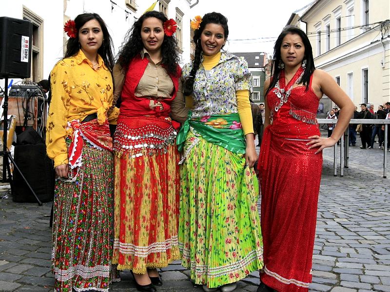 gypsies-four-girls