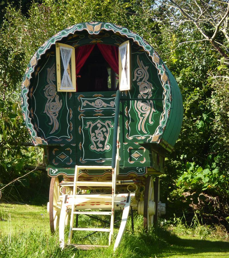 gypsies-wagon-dorset-green