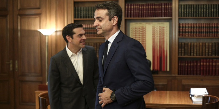 tsipras-xamogelo-mitsotakis-perpata-2019-5-10.jpg