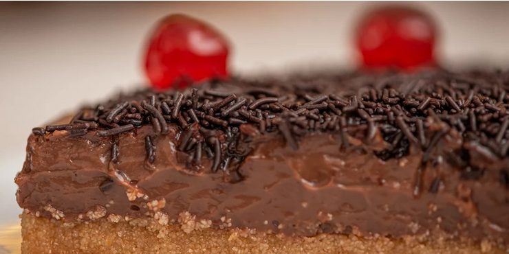 Screenshot 2022-04-04 at 11-49-37 Νηστίσιμη τούρτα σοκολάτας -Τοπ συνταγή από τον Δημήτρη Μακρυνιώτη - iefimerida.gr