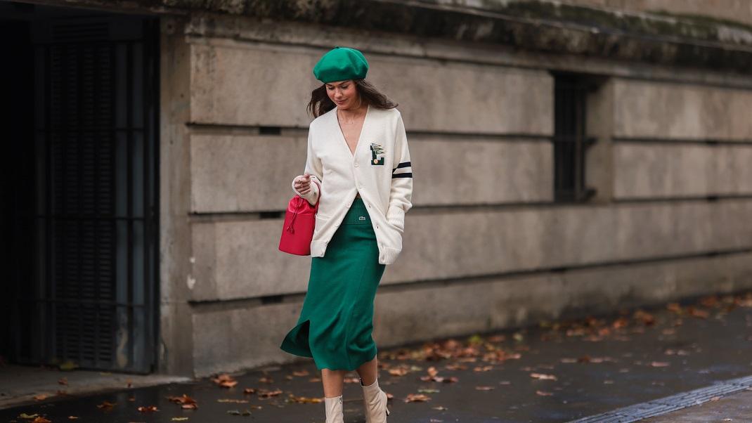 woman-street-style-green-skirt