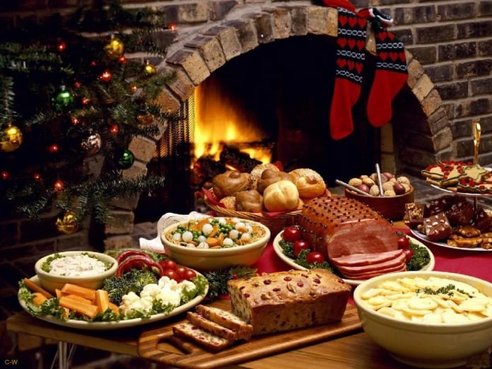 christmas-dinner-696x522